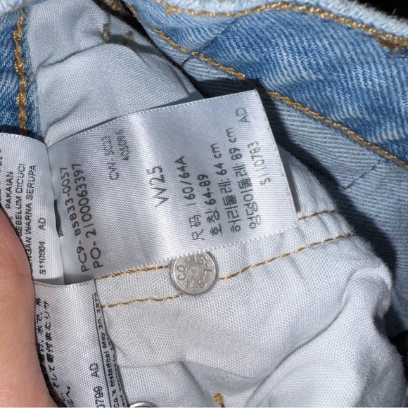 Levi’s 501 Mid Thigh Short Light Wash 25 - Picture 8 of 8